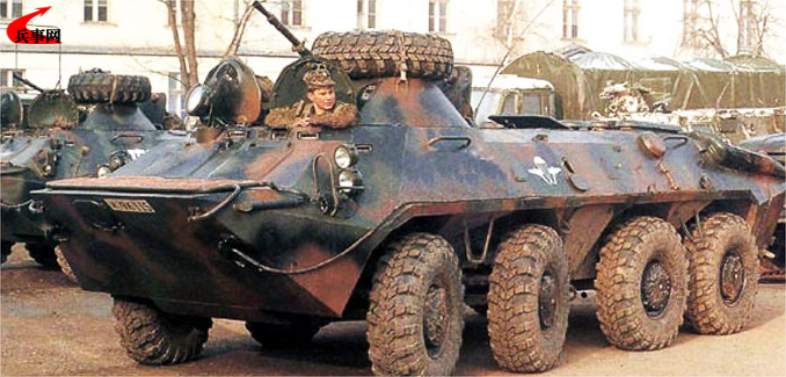 BTR-70装甲人员运输车.png