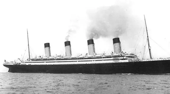 奥林匹克号，泰坦尼克号姐妹舰，曾参与第一次世界大战