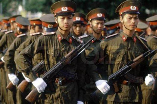 曾拥兵百万的越南，为何在1987年，突然宣布裁军一半？