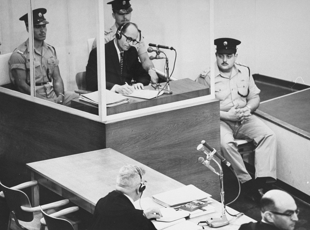 二战结束后，对纳粹战犯的审判，促进树立重要的判例